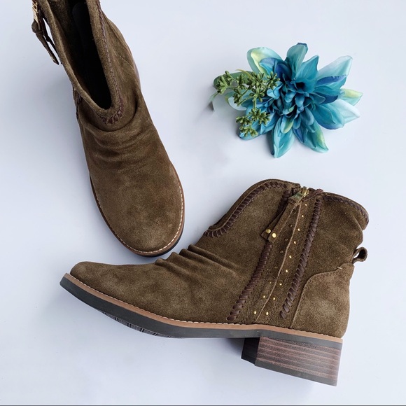 Latigo Shoes - NWOT Latigo Brown Boots